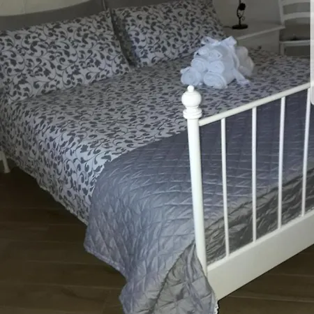 Venus Woods 4*