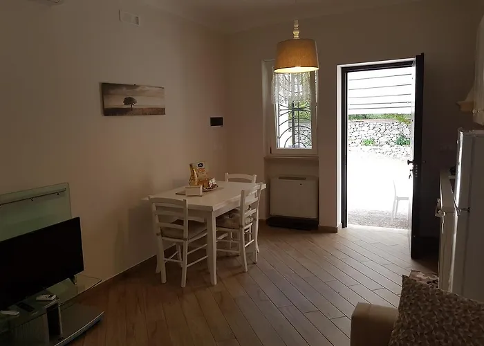 Venus Woods Bed and Breakfast 3*
